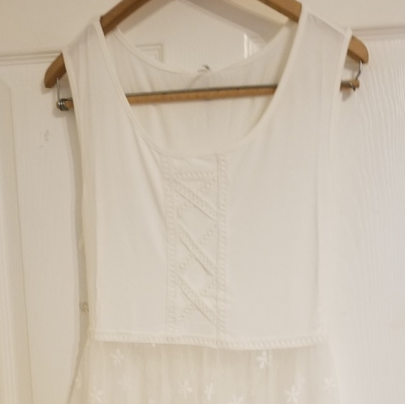 Ivory lace sleeveless tunic top - Picture 3 of 5
